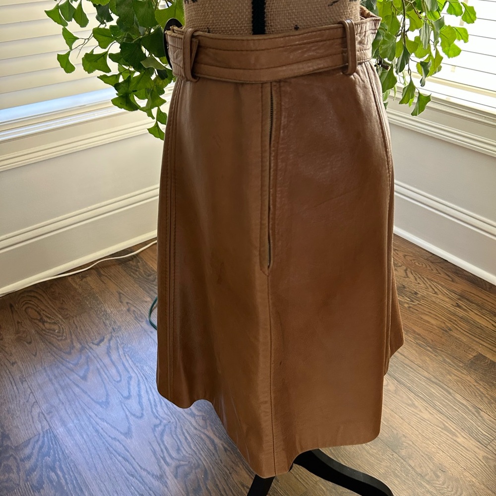 LA CONDESA 26’ Vintage light Brown Leather Skirt from Italy - Picture 3 of 11